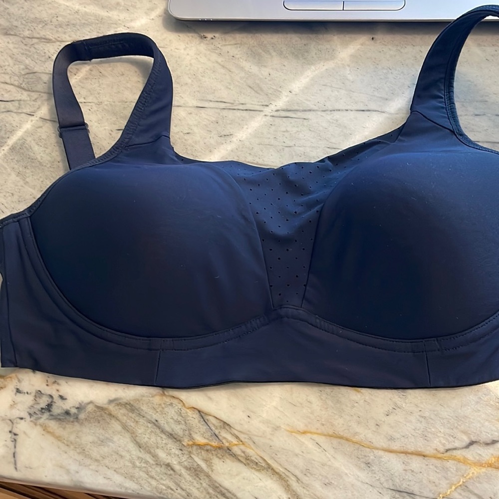 34DD LuluLemon Run Times Sports Bra Navy